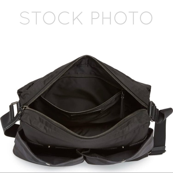 Burberry Sundorne Beat Check Print Nylon Messenger - Picture 2 of 8